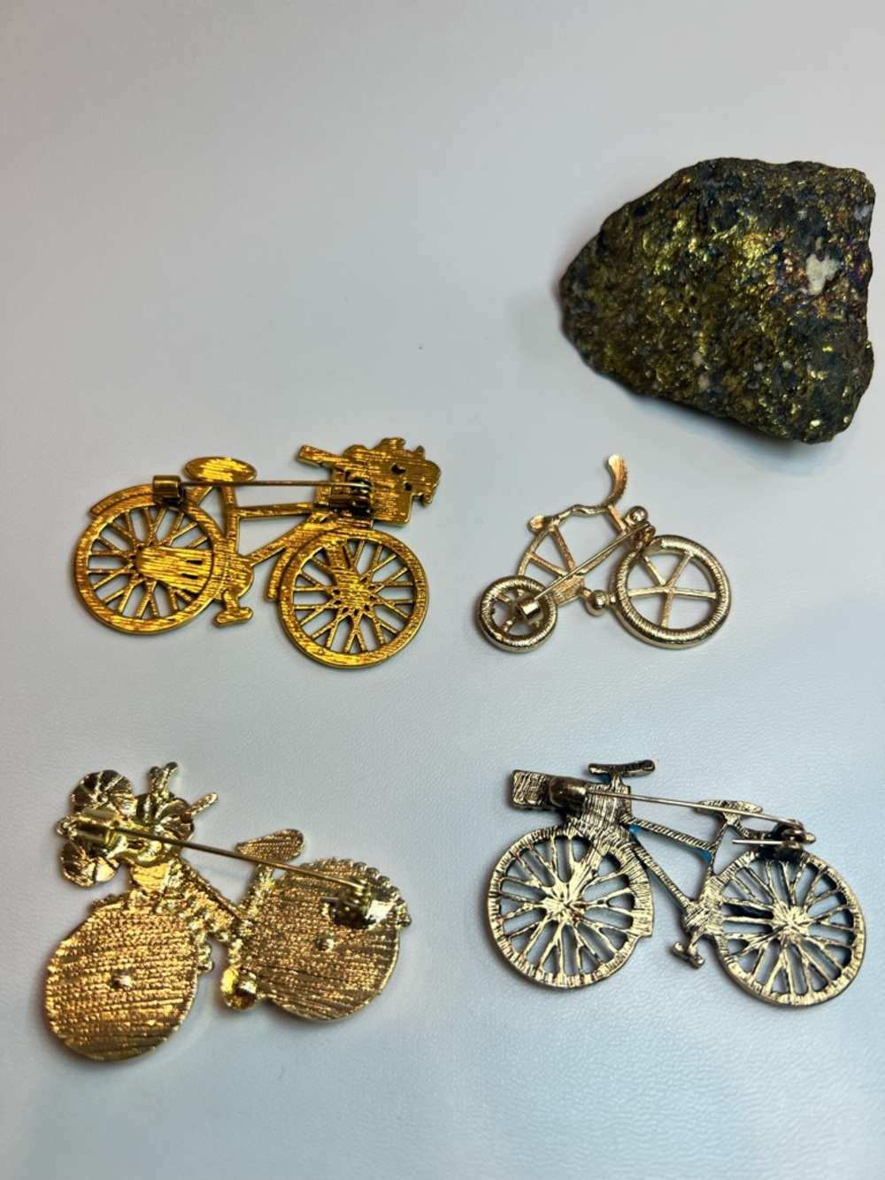 Bundle NEW lot bicycle bike rhinestone Multicolor Brooch Vintage style 4 pcs - Picture 3 of 8
